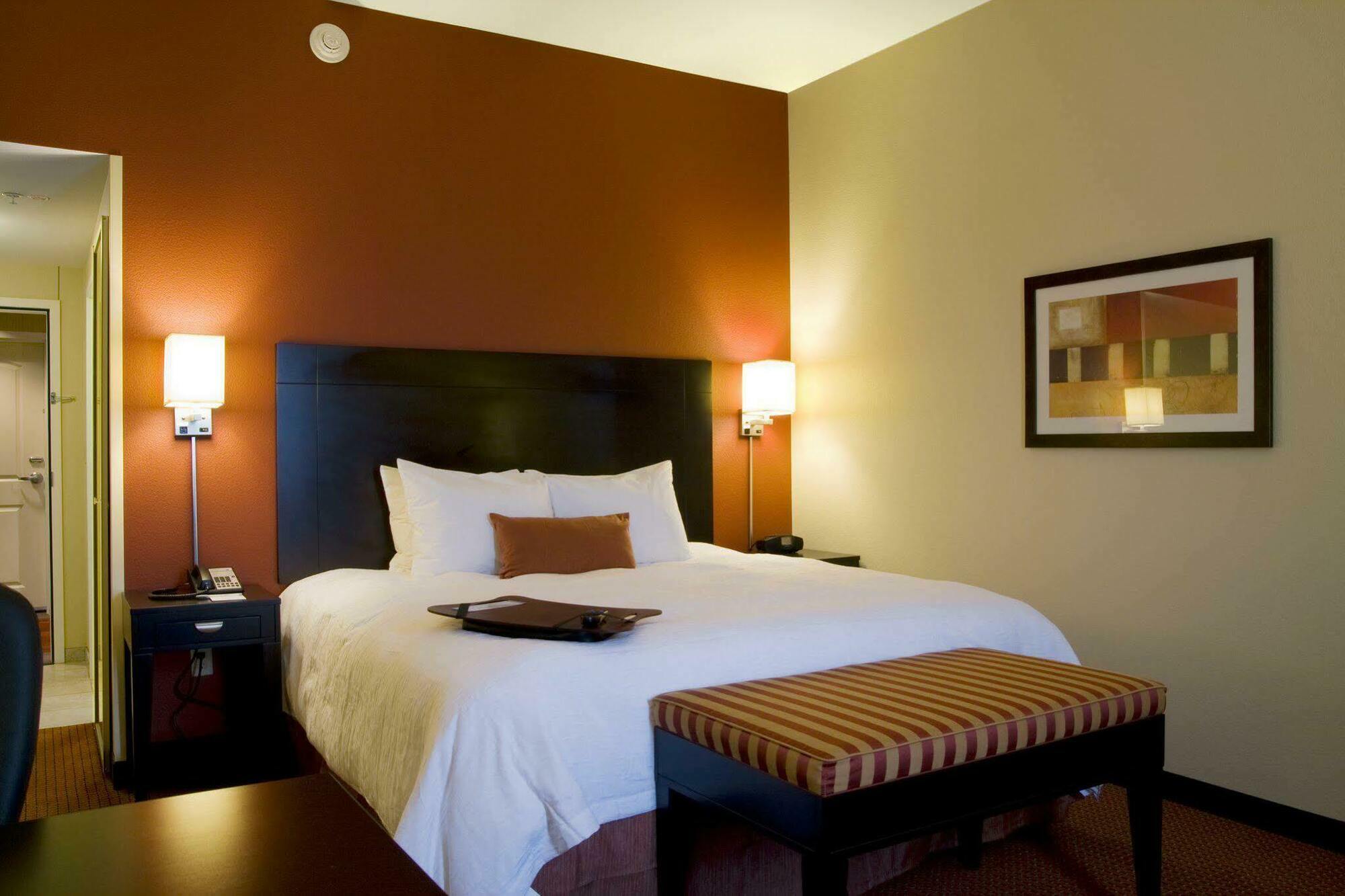 Hampton Inn & Suites Phoenix Chandler Fashion Center Rum bild